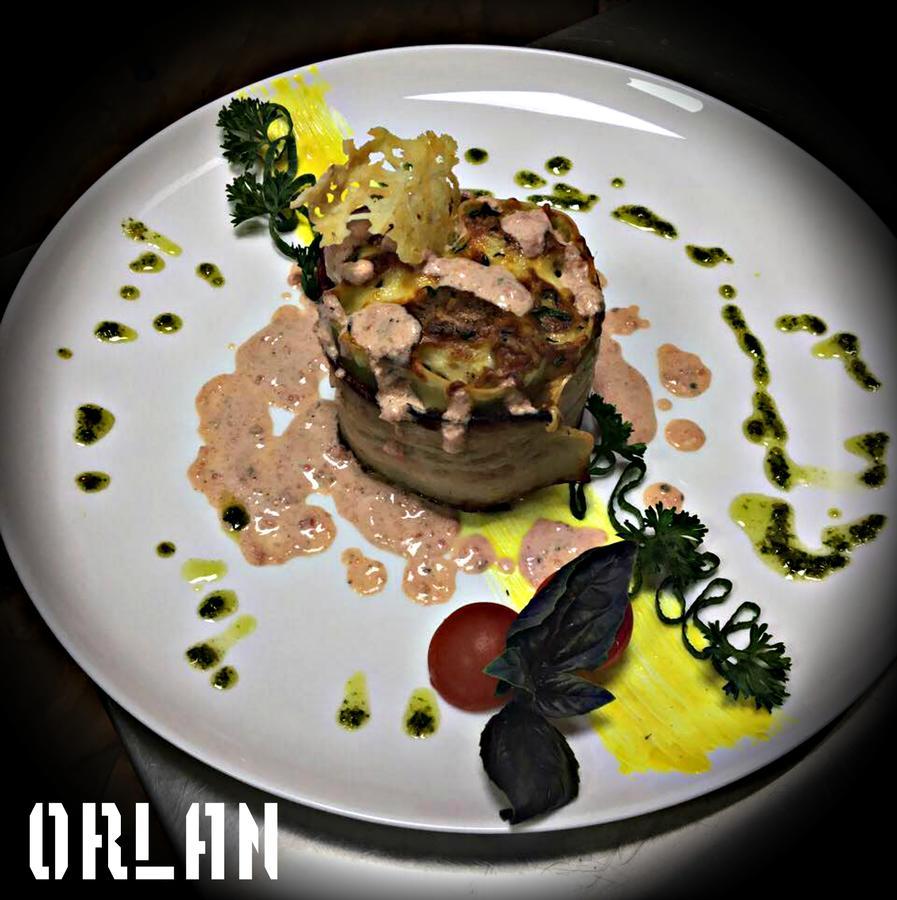 Apart-Hotel Orlan Mykulytjyn Exteriör bild